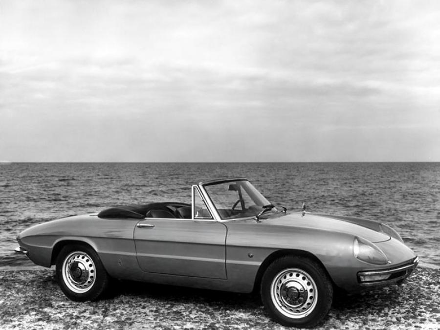  Alfa Romeo Spider 1600 Duetto (105) 1966 года  (фото 34 из 41)